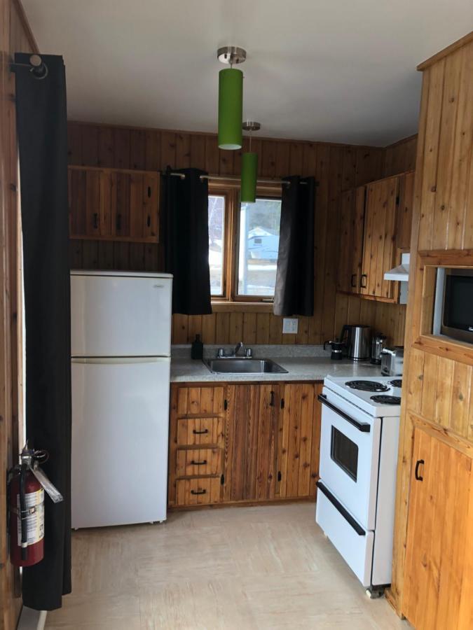 Chalets Les Chanterelles De Forillon L'Anse-au-Griffon ภายนอก รูปภาพ