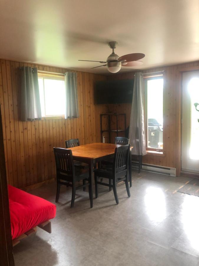 Chalets Les Chanterelles De Forillon L'Anse-au-Griffon ภายนอก รูปภาพ