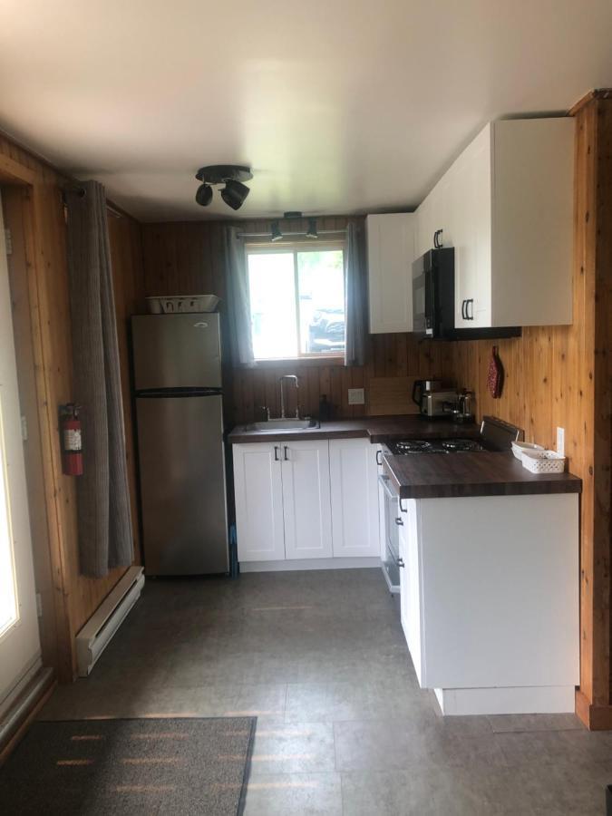 Chalets Les Chanterelles De Forillon L'Anse-au-Griffon ภายนอก รูปภาพ